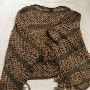 Do Everything In Love, Women’s Poncho